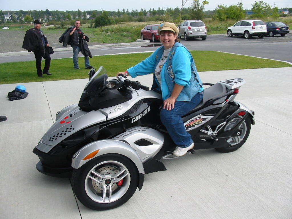 Ann tryin' a trike!